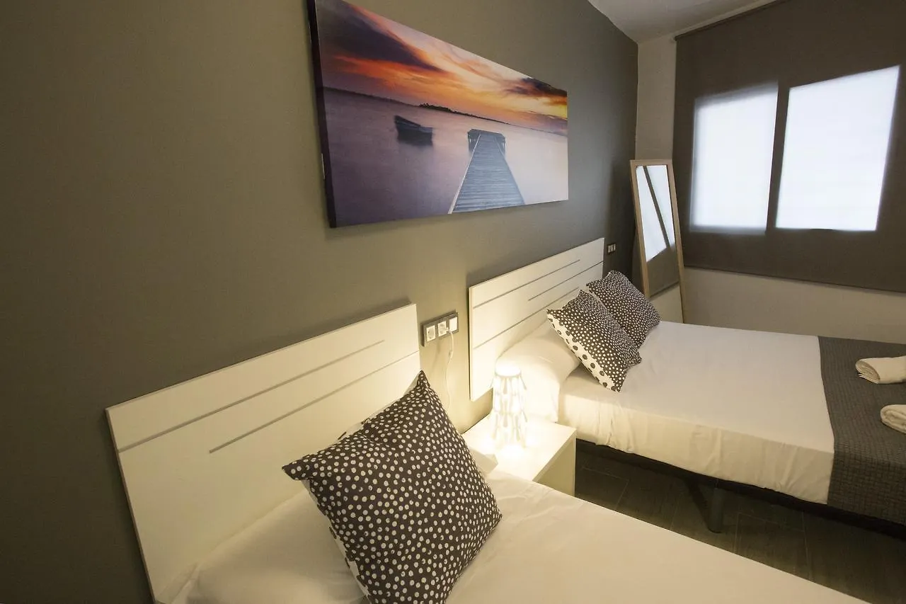 Apartamentos Fabiola Камбрильс